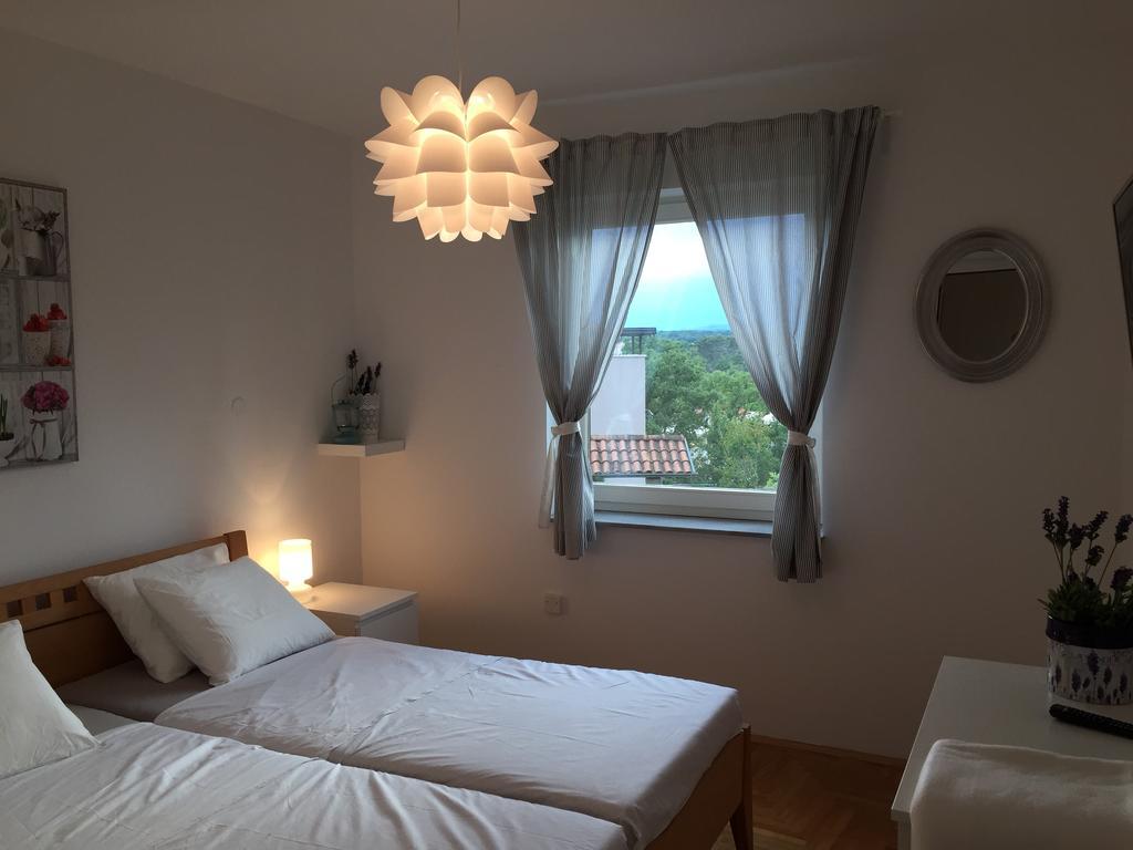 Apartments Papalinna By Moro Malinska Δωμάτιο φωτογραφία