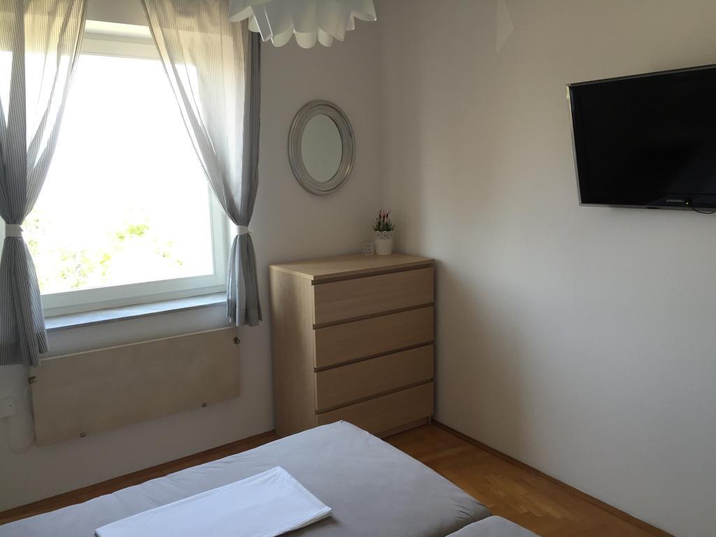Apartments Papalinna By Moro Malinska Δωμάτιο φωτογραφία