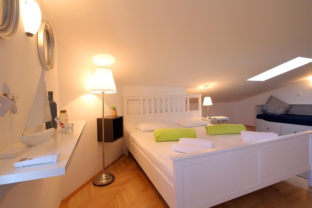Apartments Papalinna By Moro Malinska Εξωτερικό φωτογραφία
